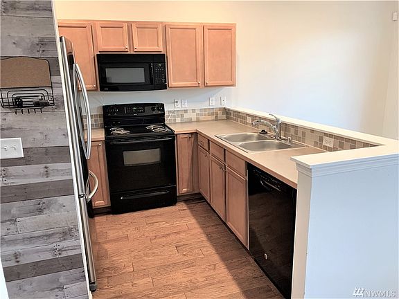 5th image of 18837 111th Avenue Ct E