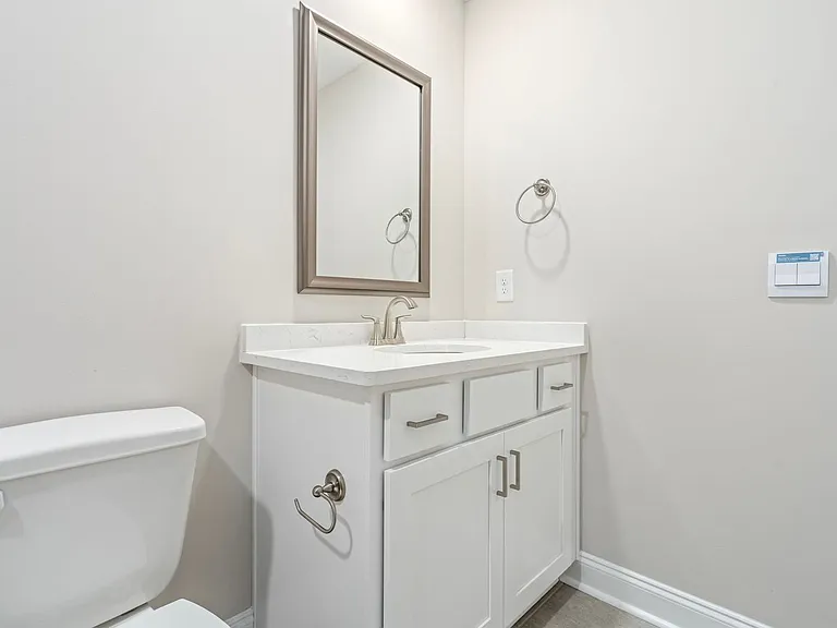 917 Winston Ct — Photo 17