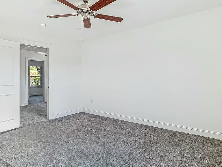 409 Kendall Dr — Photo 25