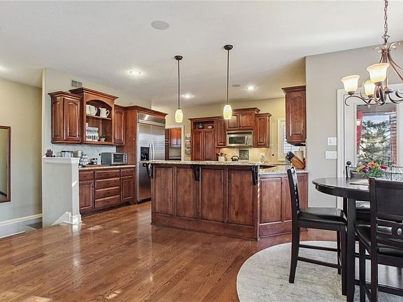 3rd image of 7826 N Dawn Ave