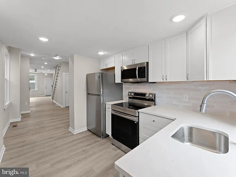 3010 Emerald St — Photo 7
