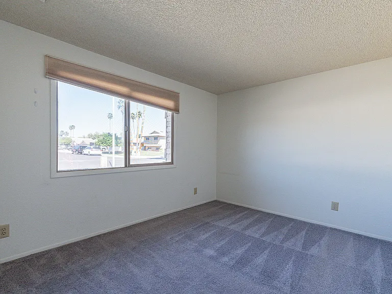 6413 S College Ave — Photo 7