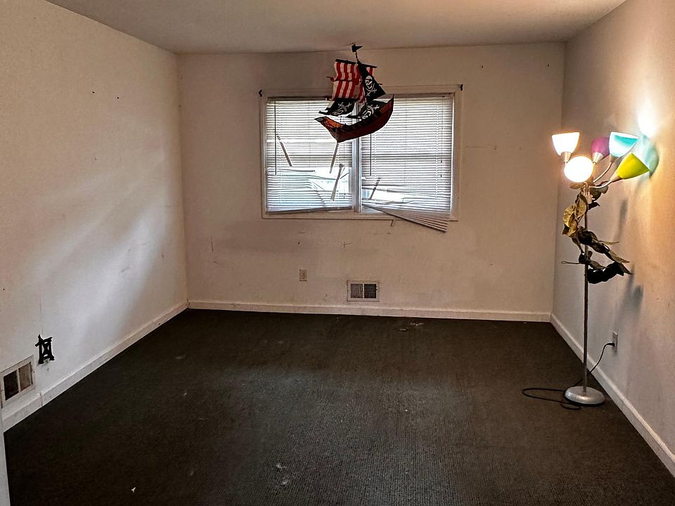 2nd image of 608 Birmingham Ave