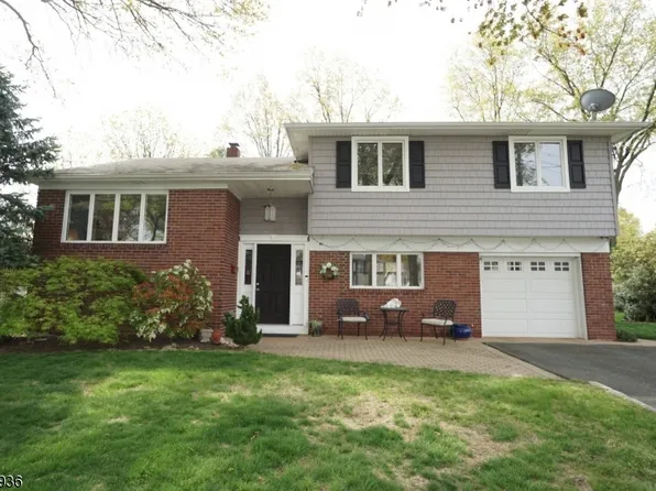 41 Oleander Way, Clark Twp., NJ 07066