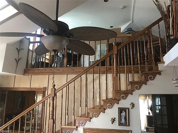 2nd image of 1216 Dartmoor Ave