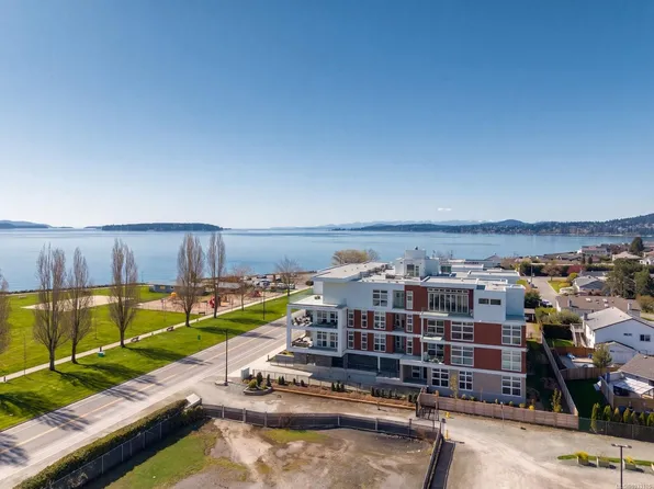 9570 5th St #307, Sidney, BC V8L 2W5