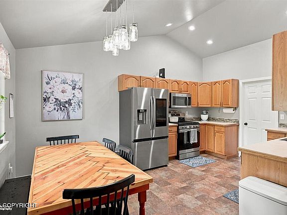 4th image of 3180 W Youngtree Dr