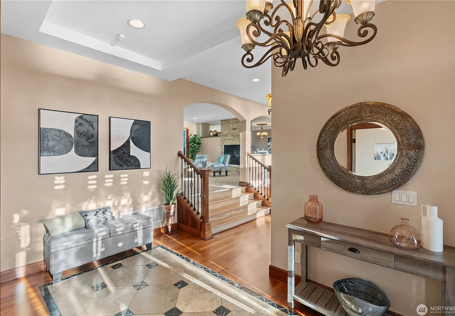5 bed, 3.5 bath, 5346 sqft, $8,500 — Photo 4