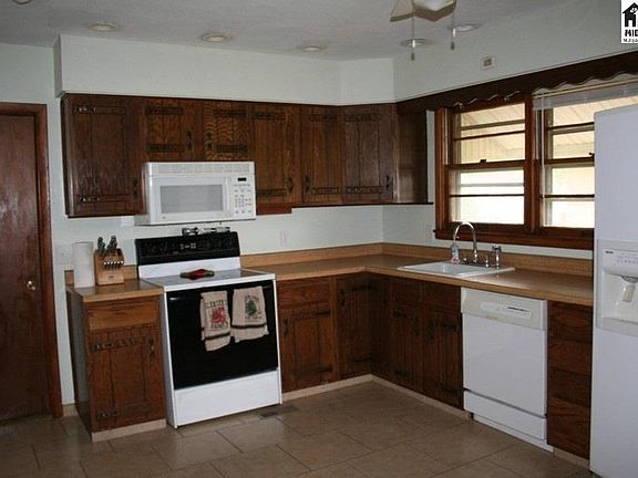 3rd image of 403 S Washington St