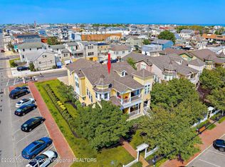 323 Centre St, Beach Haven, NJ 08008