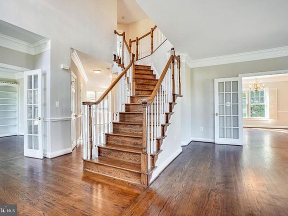 2nd image of 346 Sinegar Pl