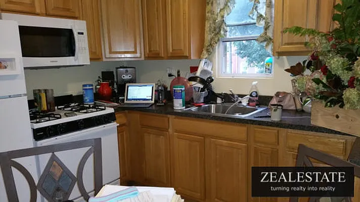 Rented by ZealEstate Group Inc | media 58