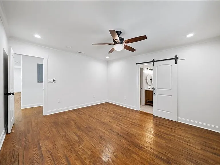 1060 Regent St SW — Photo 18
