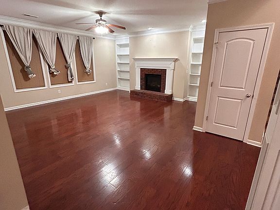 2nd image of 801 Concord Crossing Ln