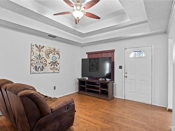 3rd image of 3420 Minnie Ln