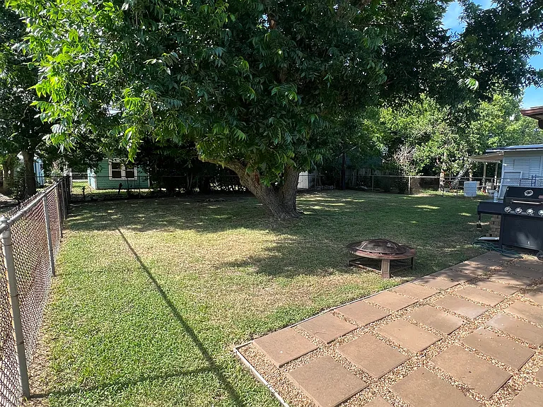 116 Bonita Ave — Photo 10