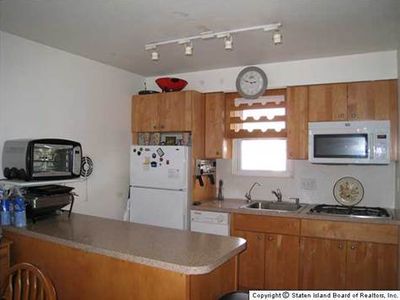 461 Pendale St, Staten Island, NY, 10306