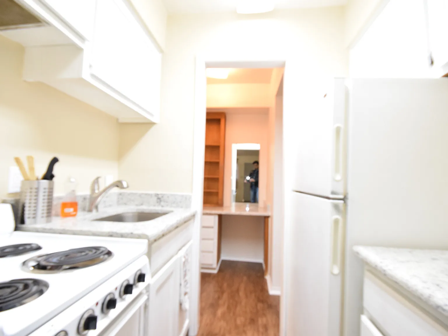 Studio, 400 sqft, $800 — Photo 1