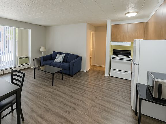 3rd image of 543 Church St APT 1