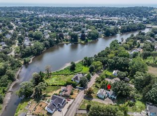 647 Bronson Rd, Southport, CT 06890