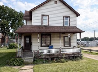 221 W Mill St, Beaver Dam, WI 53916