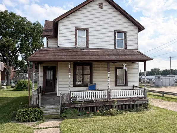 221 W Mill St, Beaver Dam, WI 53916