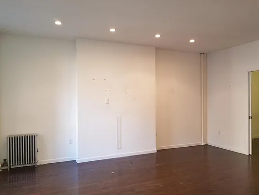 Rented by Addison Property Group | media 27