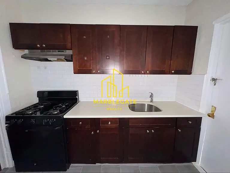 15 Goldsmith Ave #33 — Photo 2