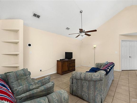3rd image of 4716 Xanthisma Ave