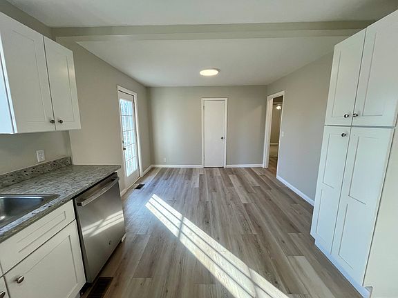3rd image of 408 Joann St