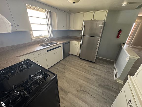 4th image of 724 Hoban Ave