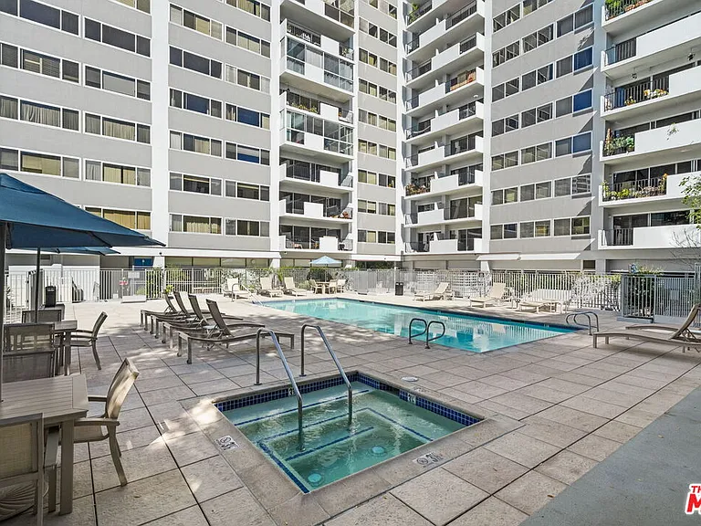 10450 Wilshire Blvd #5G — Photo 25
