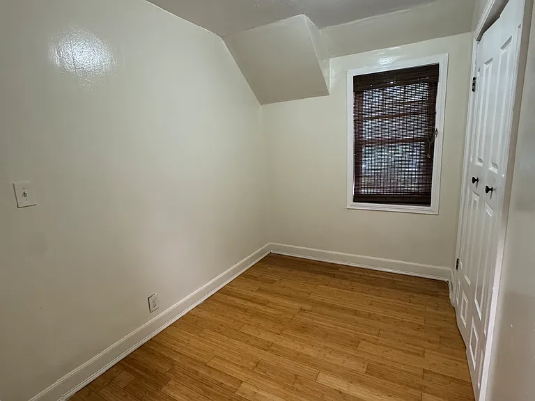 26-28 Perry Ave — Photo 5