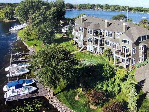 21957 Minnetonka Blvd APT 15, Greenwood, MN 55331