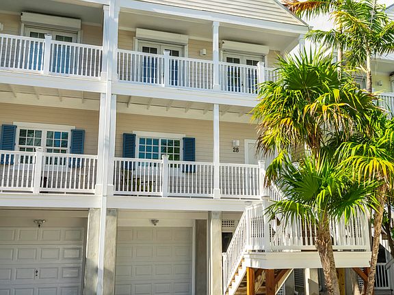 3rd image of 3029 N Roosevelt Blvd APT 28