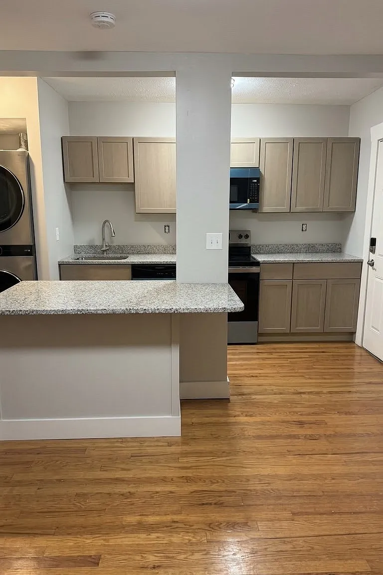 2 bed, 740 sqft, $1,195 — Photo 3