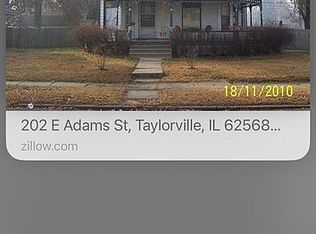 202 E Adams St, Taylorville, IL 62568