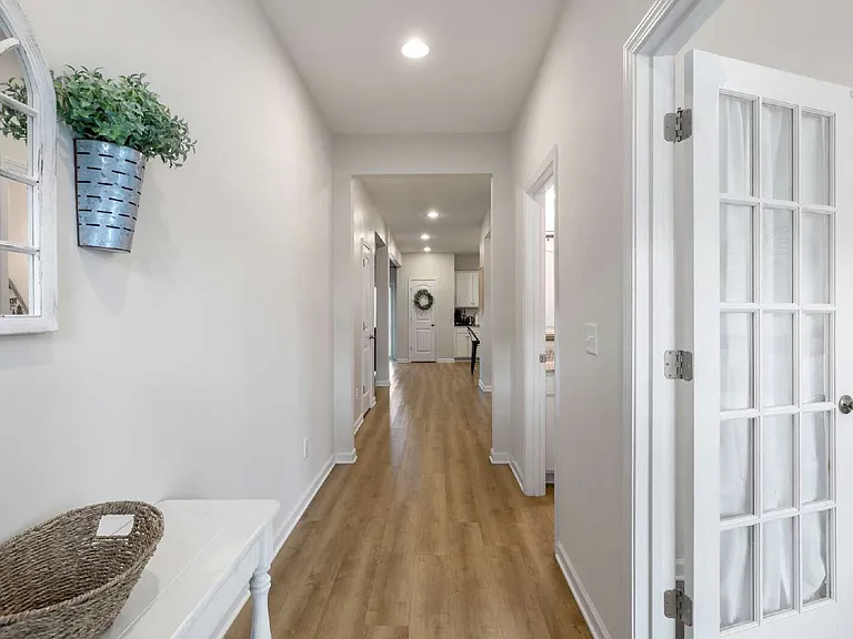 900 Curlew Cir — Photo 11