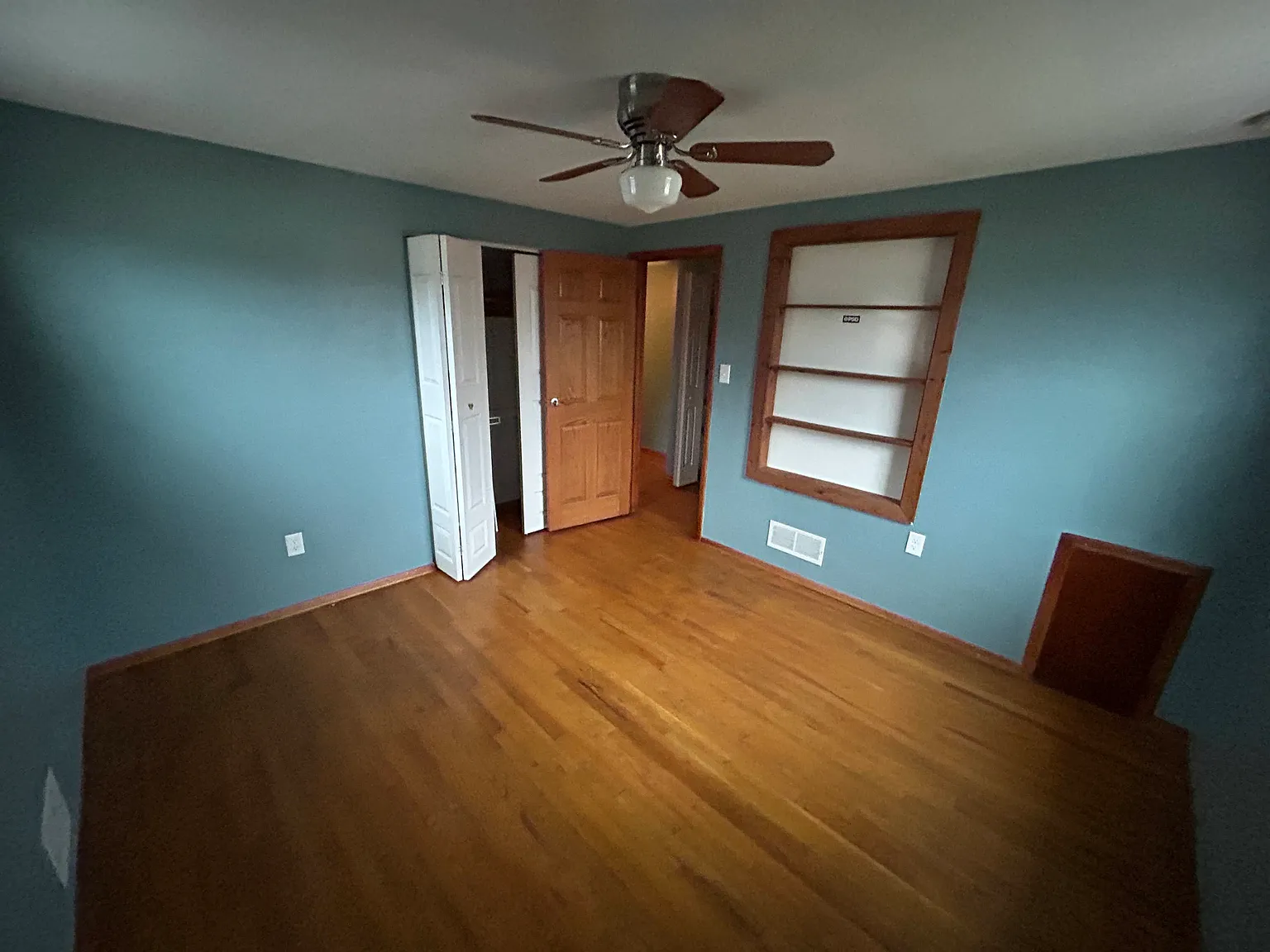 204 3rd St photo 1
