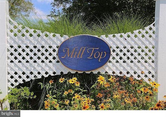 1st image of 102 Milltop Dr