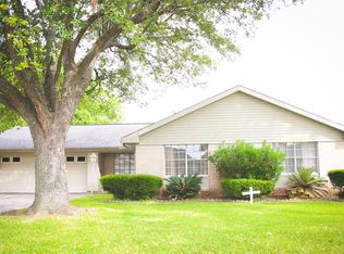3165 Sandalwood Dr, Port Neches, TX 77651