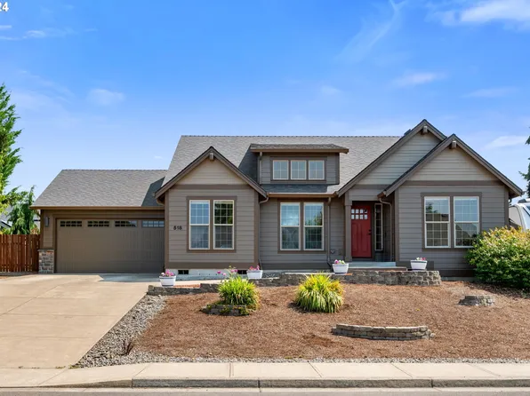 518 N 7th St, Carlton, OR 97111