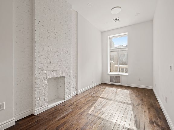 4th image of 23 W 31st St APT 3