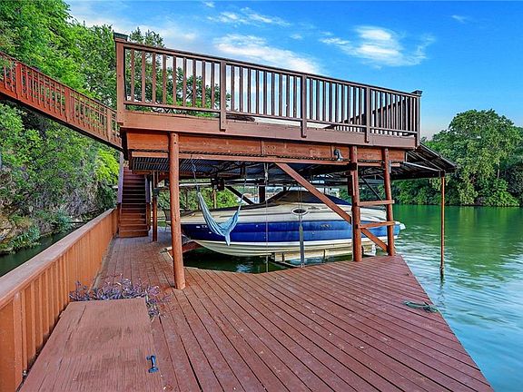 4th image of 1704 Lakeshore Dr