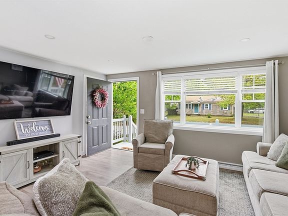 3rd image of 38 Barker Rd