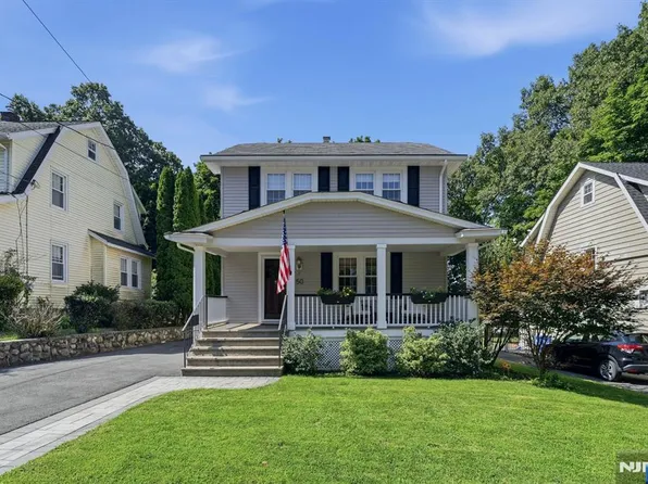 50 Payne Ave, Midland Park, NJ 07432