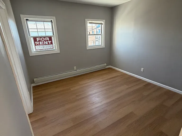 458 Livingston St #2 — Photo 8