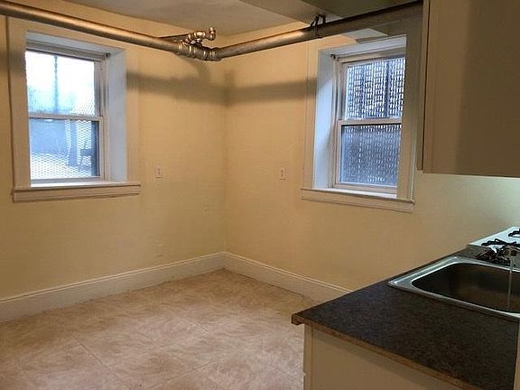 4th image of 168 S Clinton St #U-0bb3