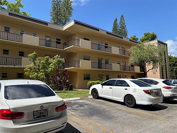 2nd image of 100 Ashbury Rd APT 107