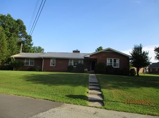 200 1st Ave, Athens, WV 24712